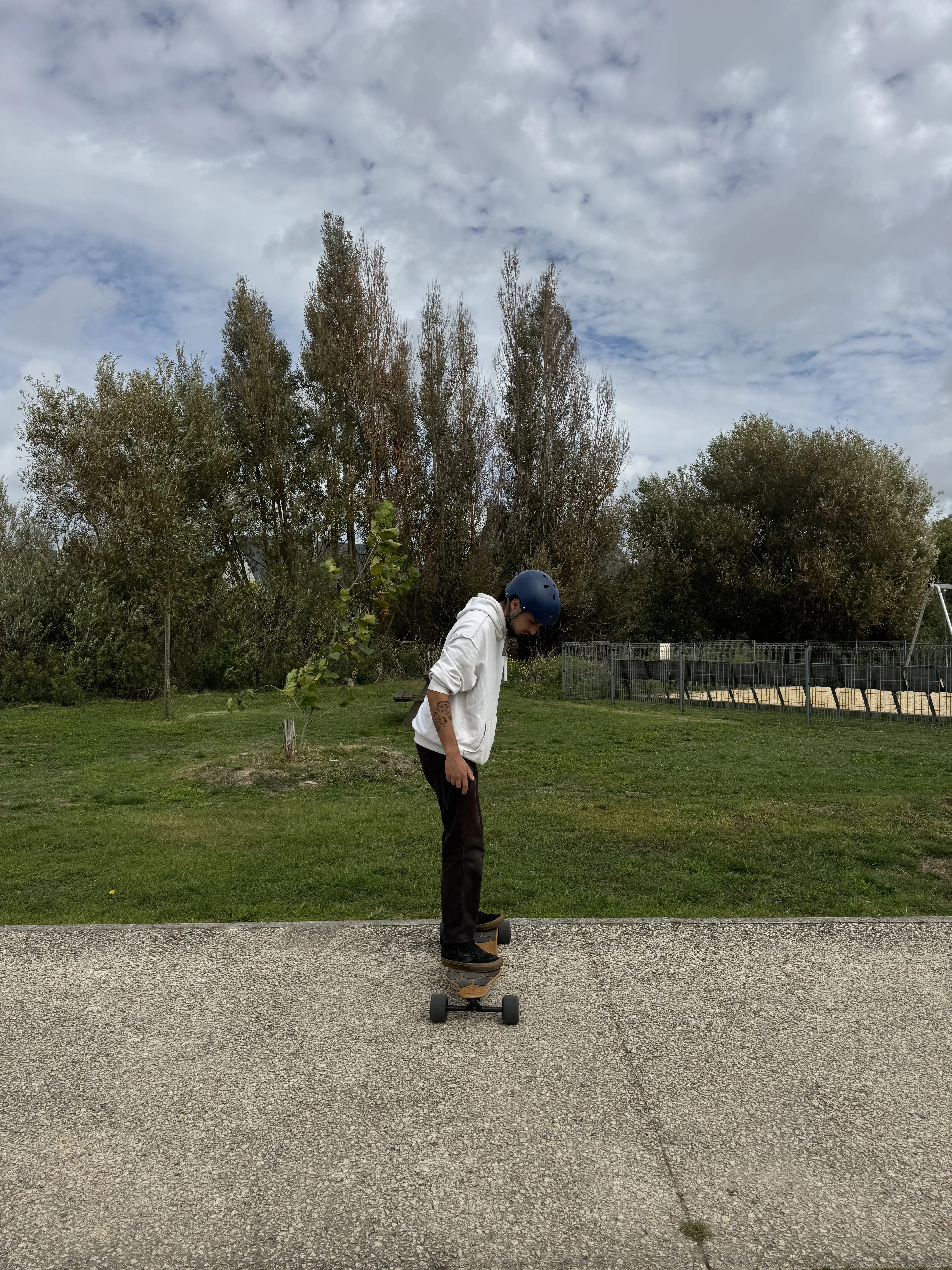 Apprentissage de l'équilibré sur un skate électrique