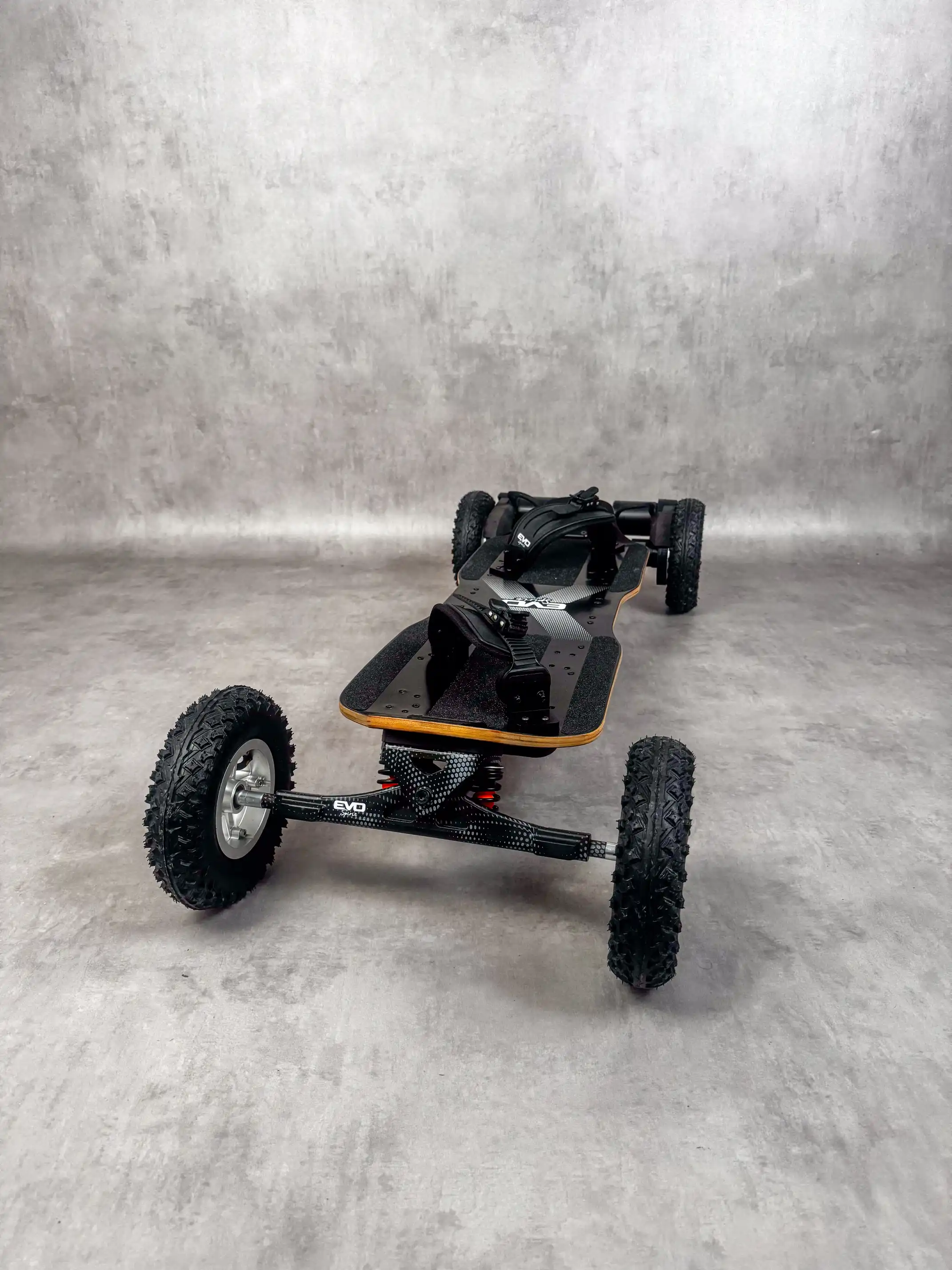 Mountainboard électrique NEXUS Evo-Spirit en action tout-terrain