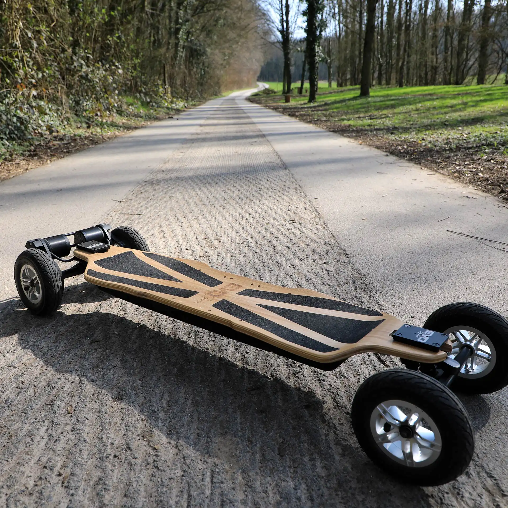 Xplorer V2 skateboard électrique tout-terrain