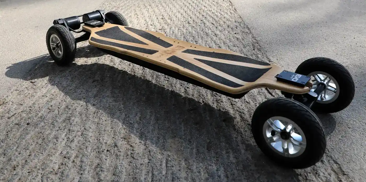 Xplorer V2 Evo-Spirit à plat, roues compatibles street et tout-terrain
