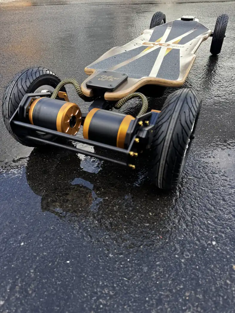 Moteurs brushless 6000W de l'Xplorer V2
