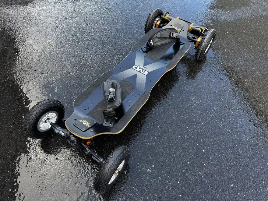 Nexus Pro Evo-Spirit, mountainboard électrique tout-terrain à straps