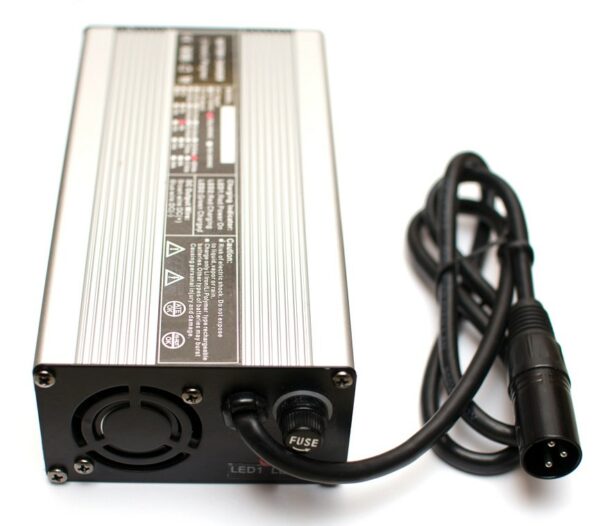 Chargeur rapide pour batterie Lithium 36V / 4A - prise XLR