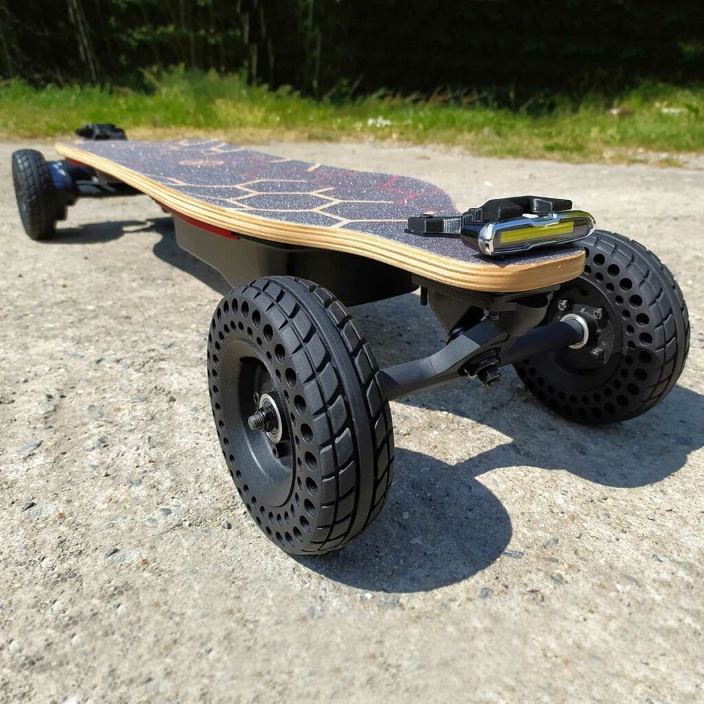 Skate électrique tout chemin avec roues increvables – Switcher HP