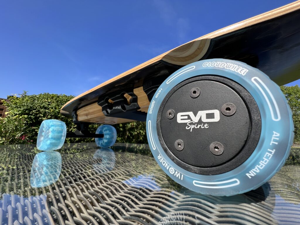 Test et avis du skate électrique EVO SPIRIT CRUZ V2 par Guillaume Esk8Bricks