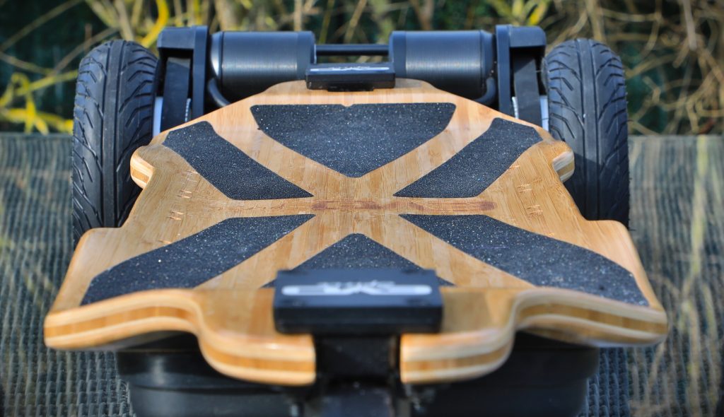 Deck Flex en bambou et fibre de verre – Confort et absorption des vibrations
