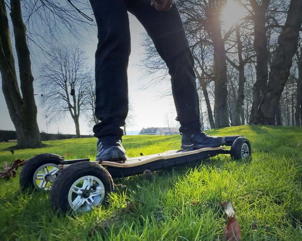 Test-en-foret-du-skate-electrique-tout-terrain-Evo-Spirit-Xplorer-V2